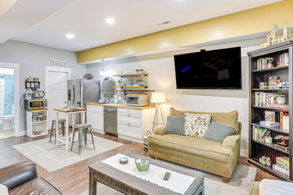 6 Mi to Downtown: Apartment in Chattanooga!