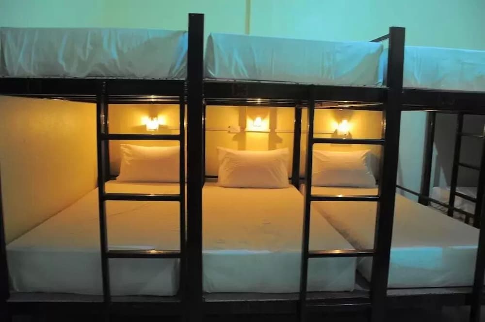 Seventeen Hostel
