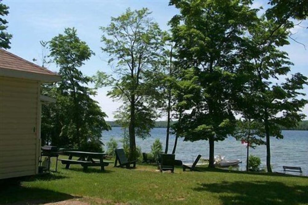 Maple Grove Cottages