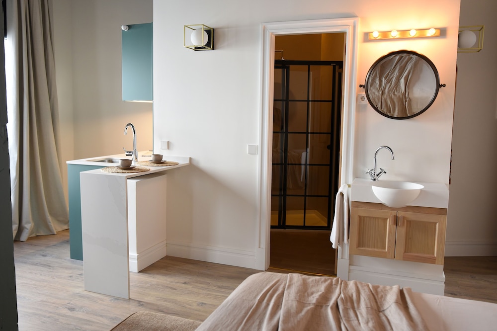 Honest Sevilla Hotel 32