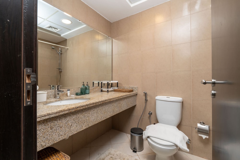 Charming Sun-filled 1-bedroom in Red Residence Dubai Sports City