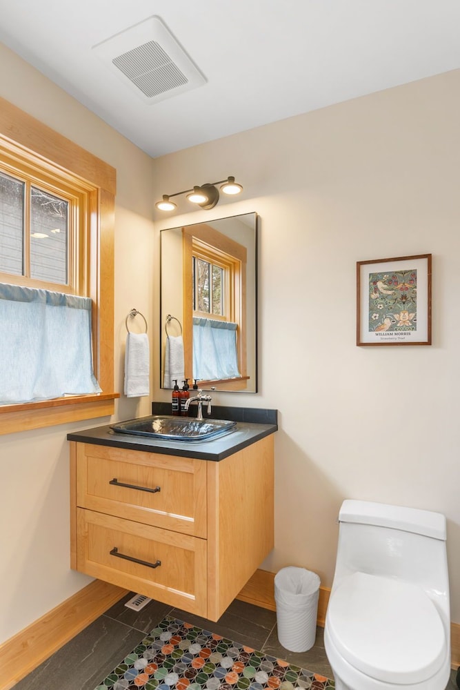 3 Bed Caravan - Sleeps 8 - Pets - Parking - Wifi