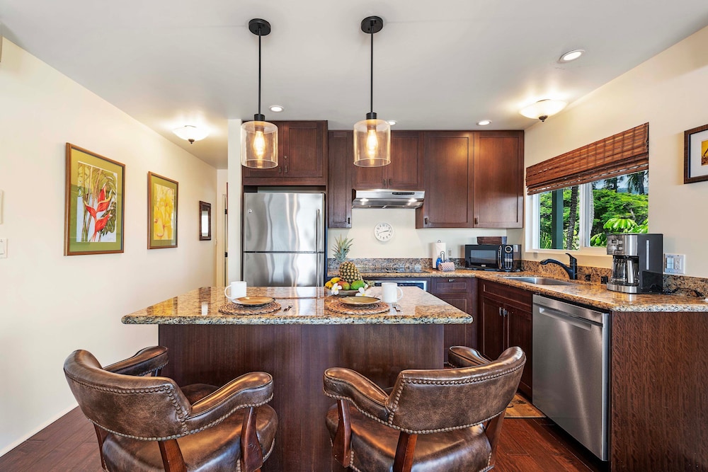 Ocean View Unit w Lanai - AC - Near Marketplace! - Vrkcv