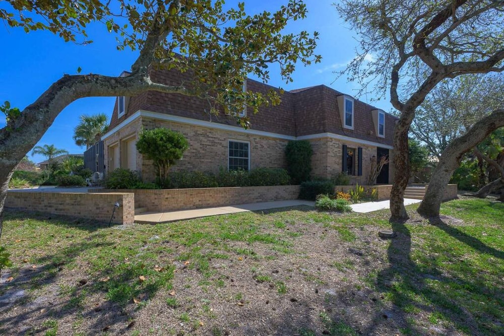 Enjoy Beautiful Ormond Beach 4BR Apt Wifi Pool