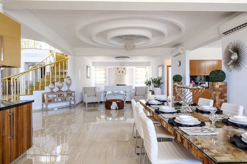 Villa Royale view 5