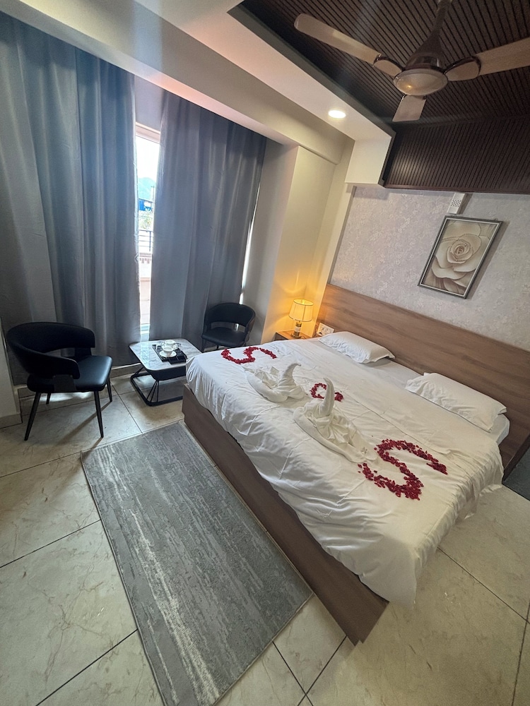 Reva Suites