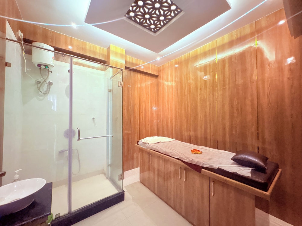 Hotel Jairam Way Bay