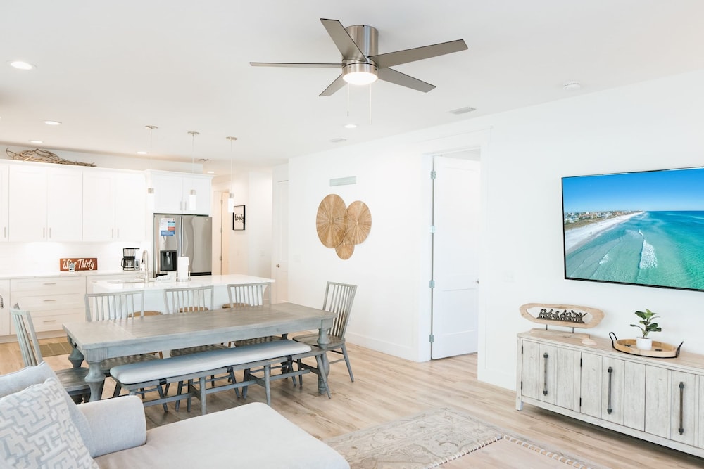 Enclave at Lyndell Lane by Avantstay Private Pool