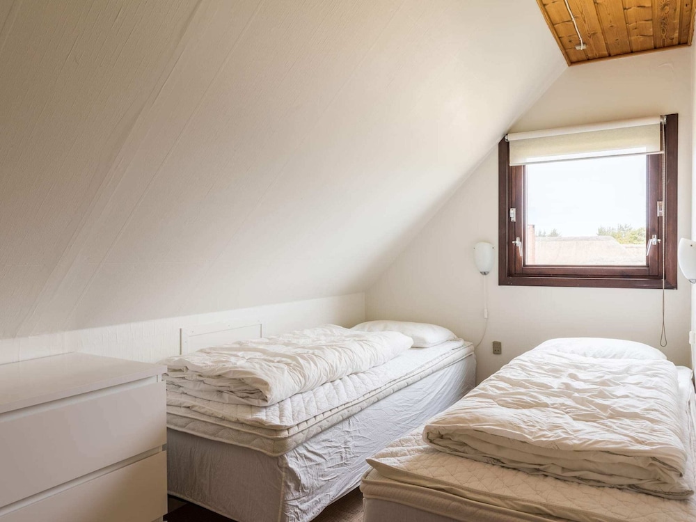 6 Person Holiday Home in Blavand