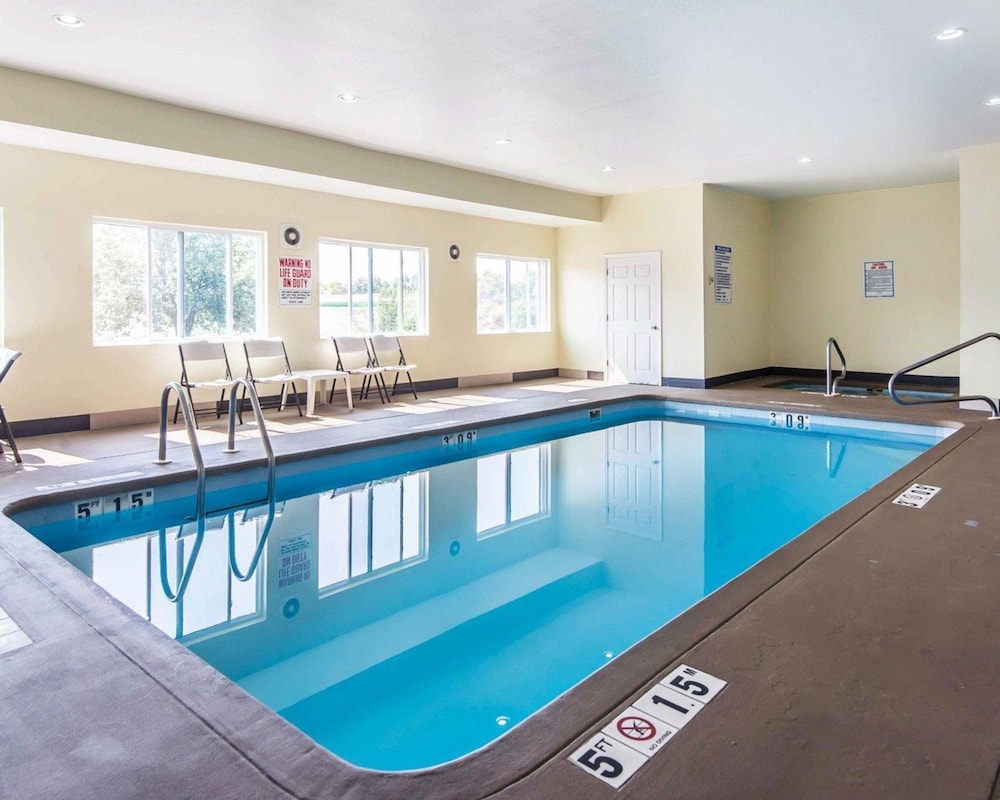 SureStay Plus Hotel by Best Western Blue Springs - Property Image 6