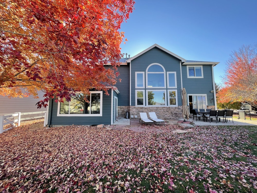 Spacious Home W/ Fun Amenities | Lake & Mtn Views view 5