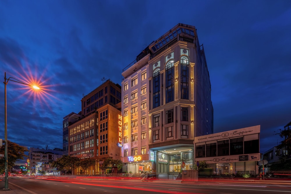 Tago Airport Hotel