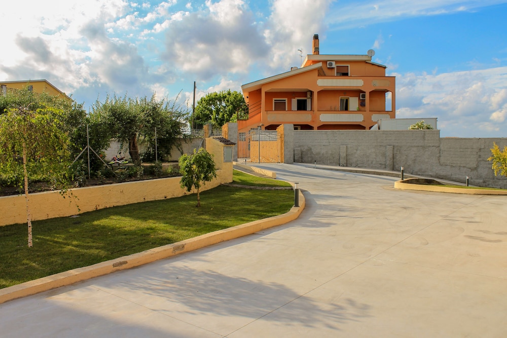 Villa Malvasio Pool and Jacuzzi Room Sassari