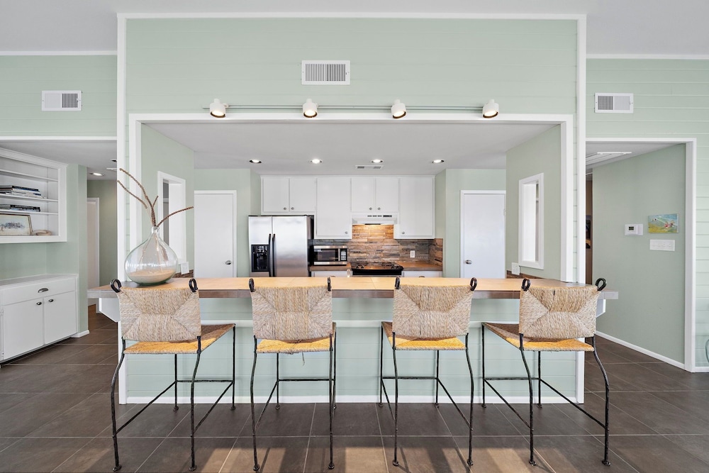 Maree by the Sea by Ryson Vacation Rentals
