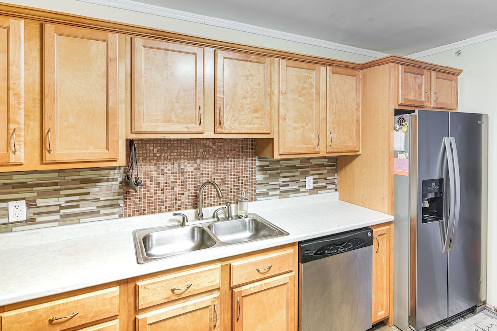 Walk to Waterfront: Cozy Fall River Condo