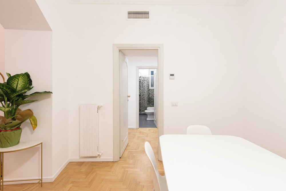 City Center- Modern and Bright apartment