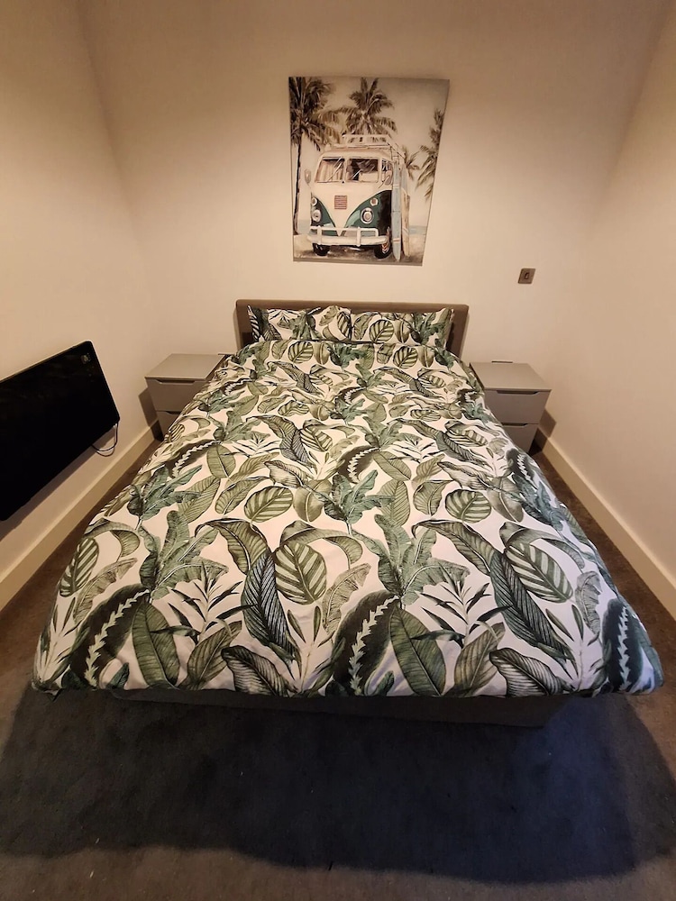 Birmingham City Centre - Modern 1 Bedroom Flat view 4