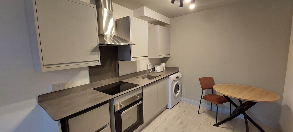 1 Bdr Modern Living in The Old Bank Hse