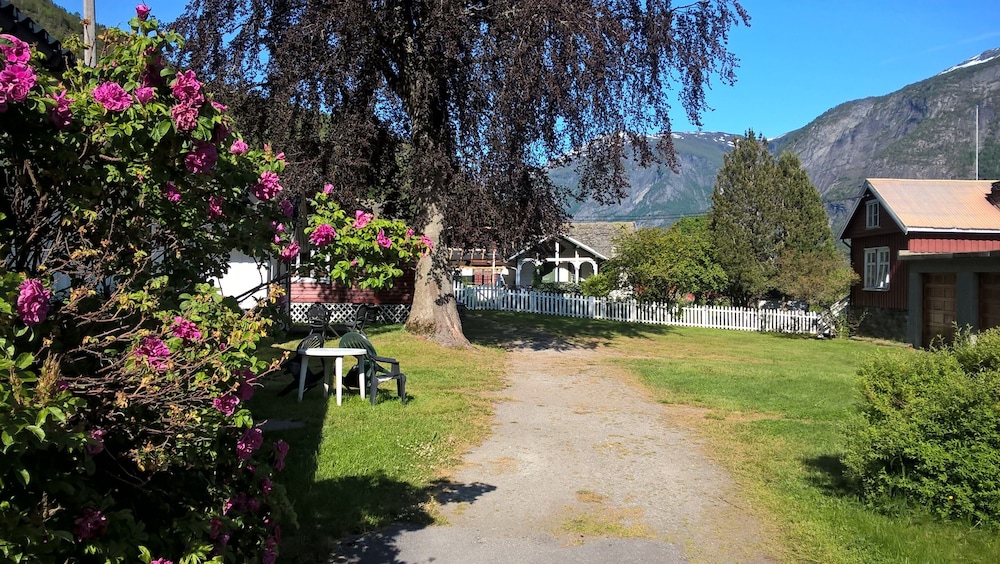 Photo 13
