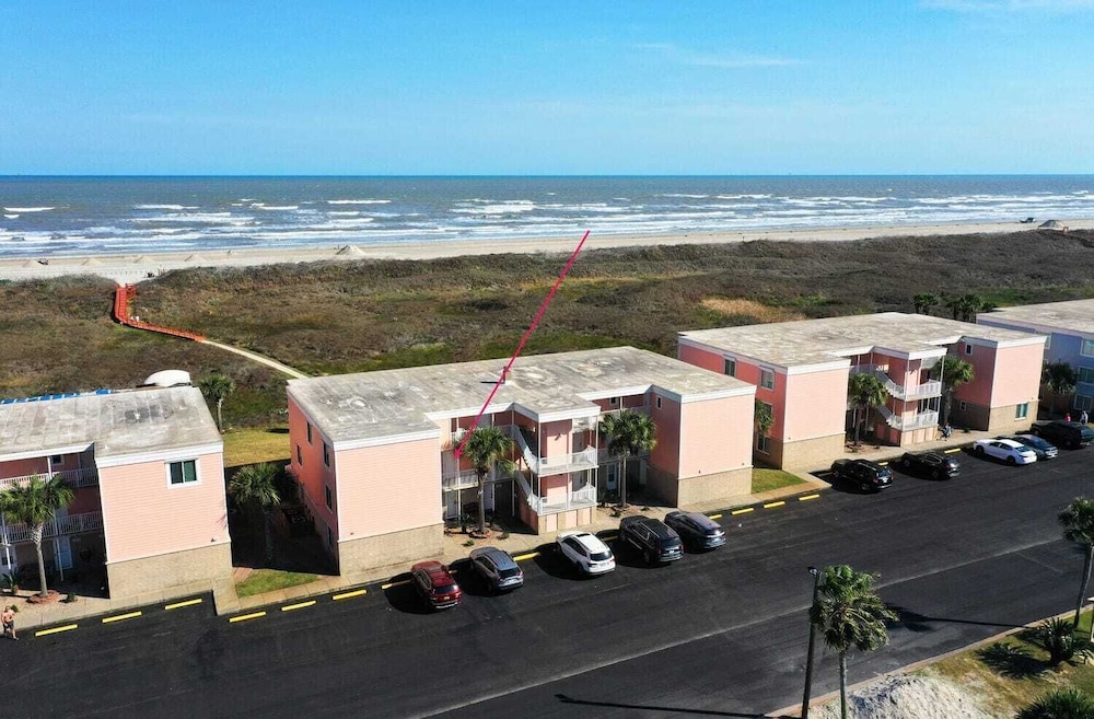 2 Studios Beach Boardwalk, 2 Pools, Tennis/pickleball Island Retreat Complex