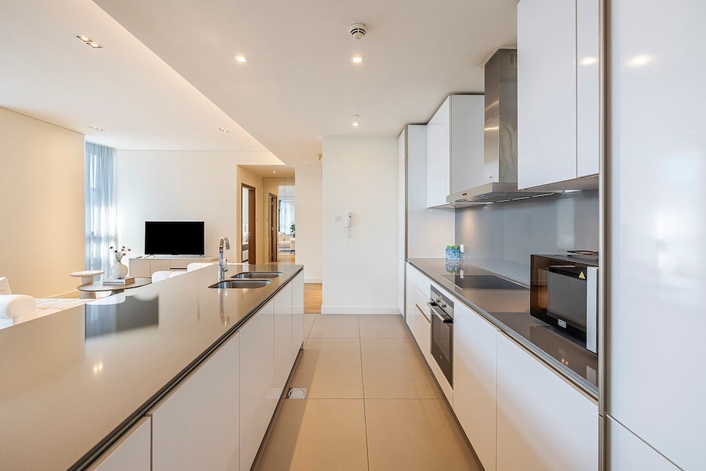 Cozy & Large 1BR Citywalk Building 7
