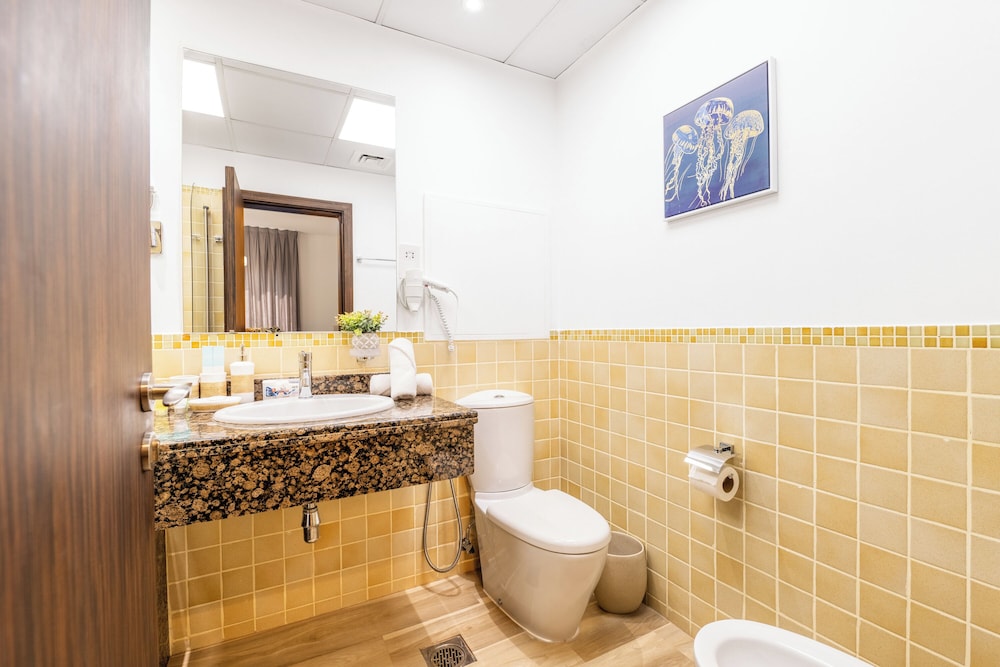 Luxe Marina View Retreat - 2BDRM