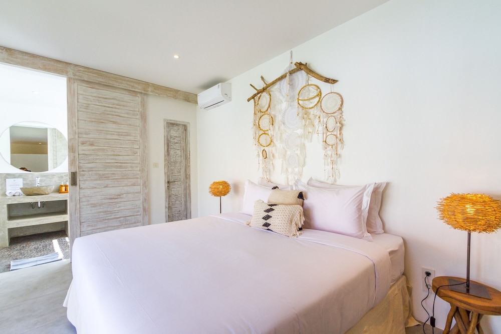 Villa Opaline by Alfred in Bali - Exquisite Architectural Villa With Outdoor Pool Seminyak