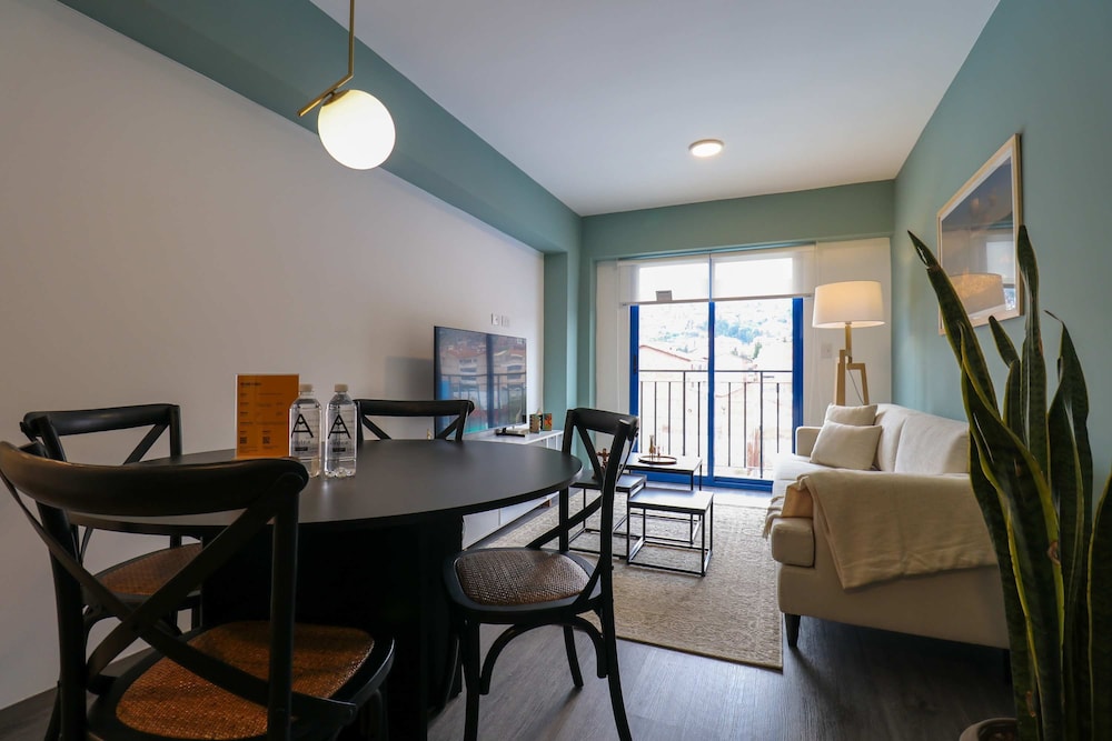 w Delightful 1BR w Perfect Balcony in Cusco