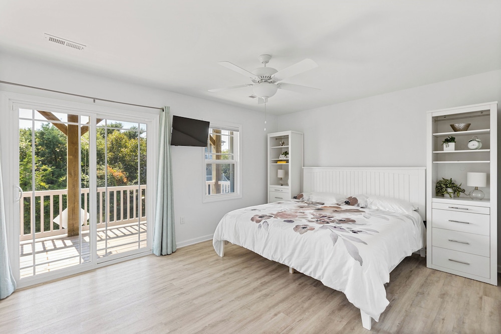 Across the Pond by Topsail Realty
