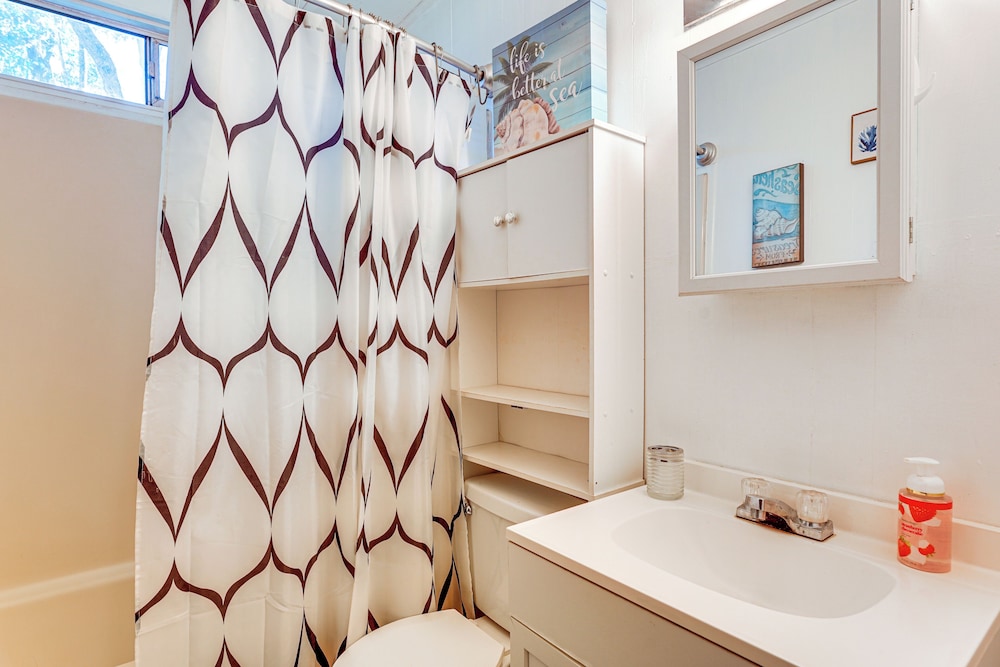 Kayak, Snorkel & More: Quiet Home in High Springs!