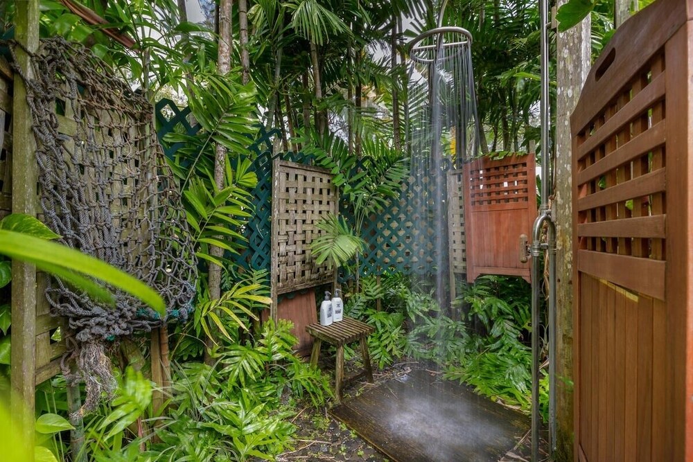Hale Maluhia Hanalei 1 Bedroom Home by RedAwning view 5