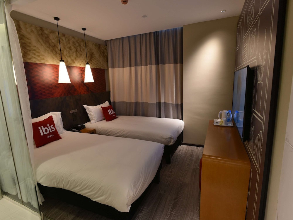 Ibis Lanzhou West Railway Station Hotel view 2