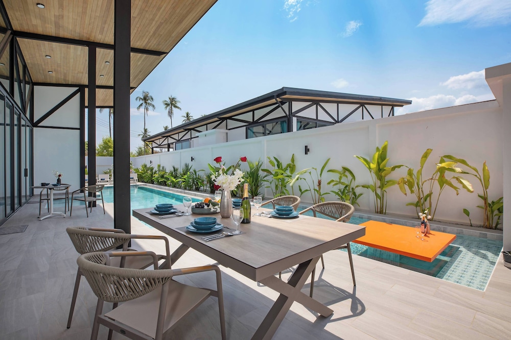 New 17m Eco Pool Villa Sunset Garden 12