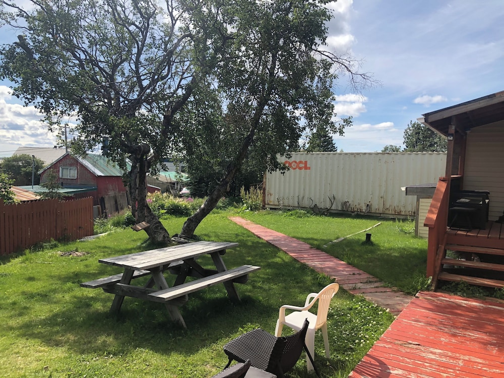 Bear Paw Inn