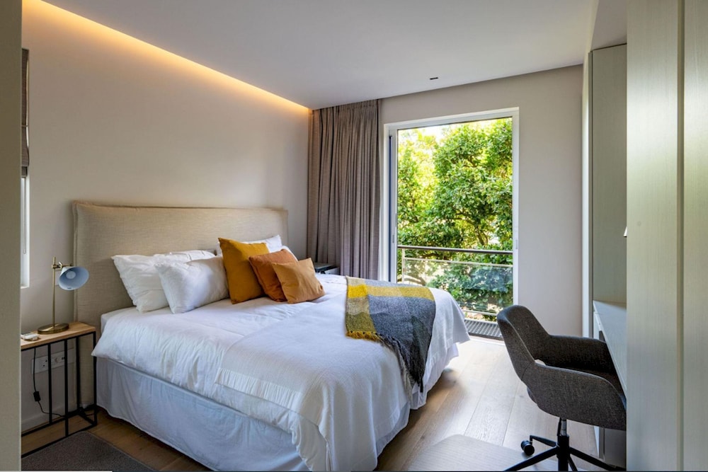Executive Yacht View Two Bedroom Apartment - 409