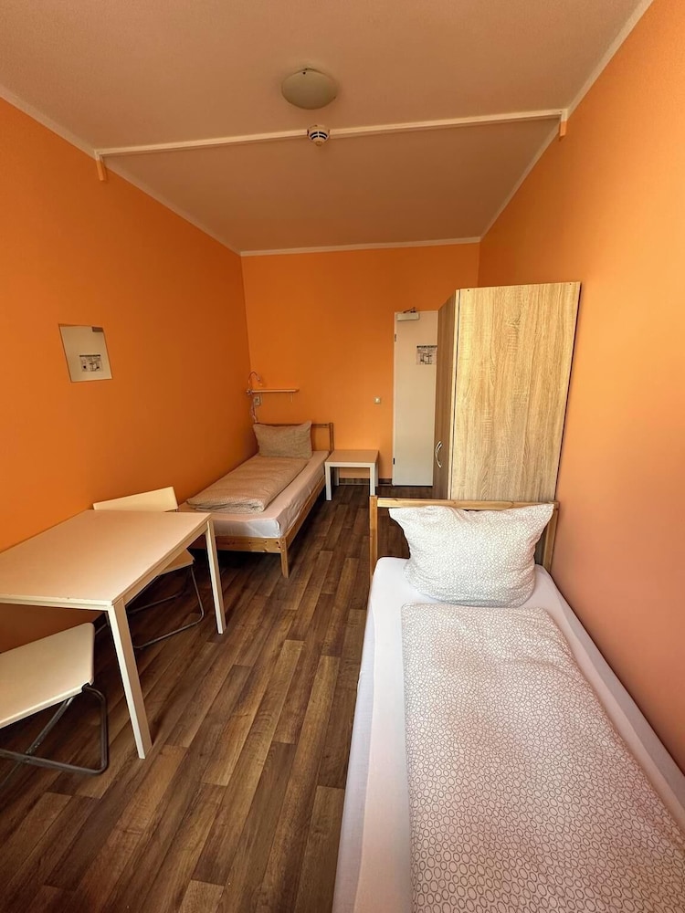 2-Rent Group Hostel Zimmer&Apartments GKP2