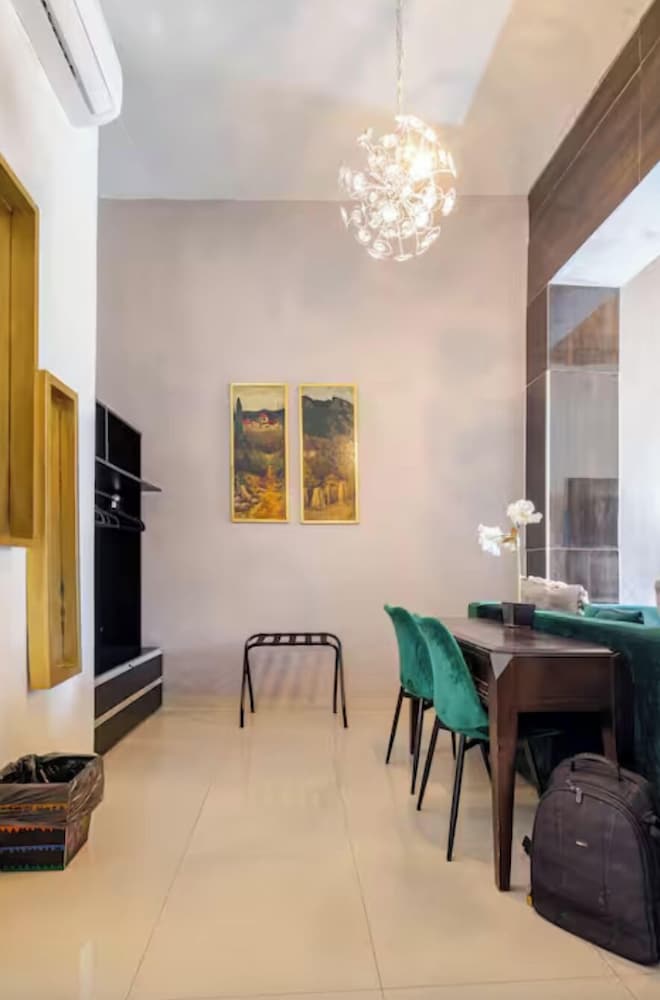 Adhoc Boutique Barrio Antiguo