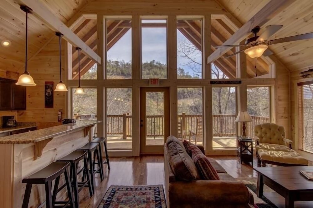 The Owl and the Trout - 2 Bedrooms, 2 Baths, Sleeps 8 Home by RedAwning
