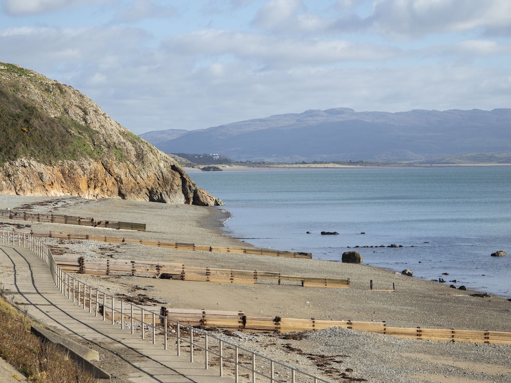 Swn Y Mor / Sound of the Sea