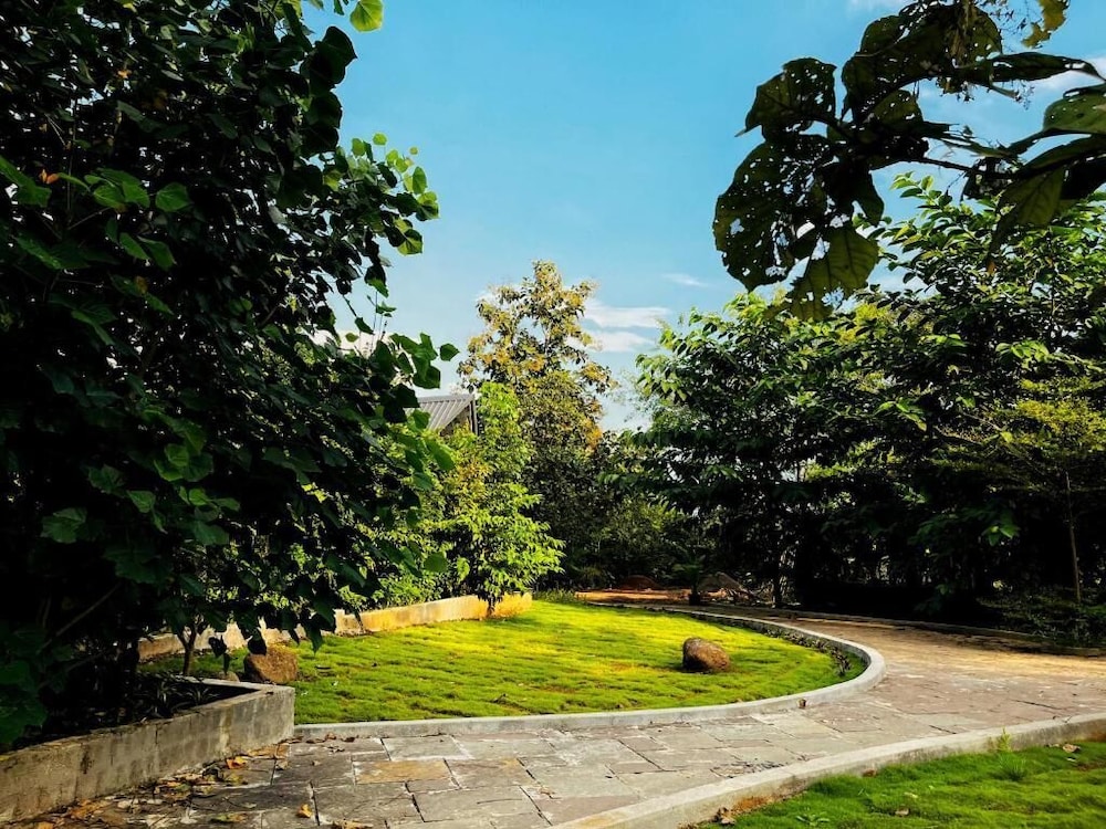 Bird's Nest Resort - Shahapur
