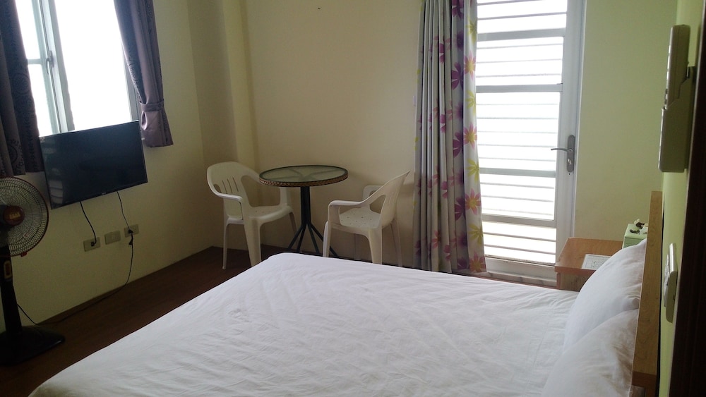 Caitlyn Hostel