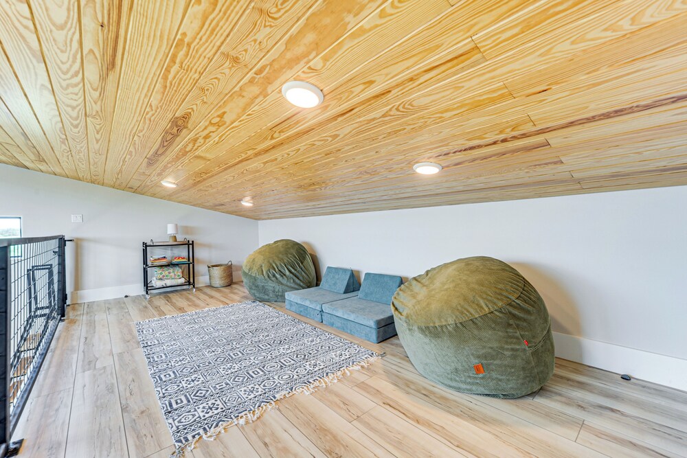 20-acre Property w/ Trail: Hill Country Hideaway!