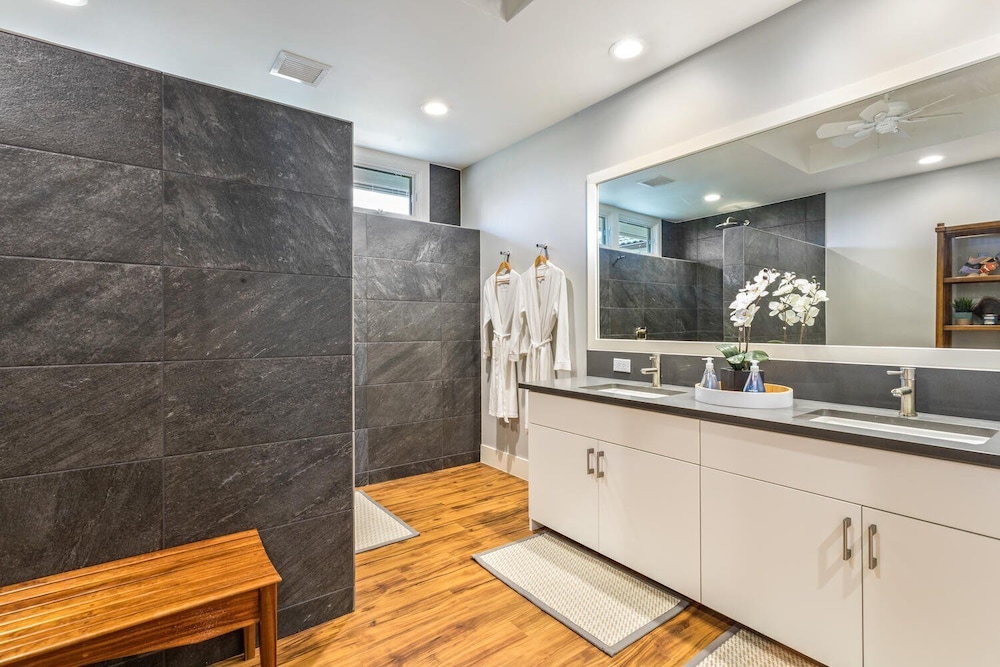 Gorgeous Hawaii Unit Sleeps 6! Access to Fitness and Tennis - Vrkcv