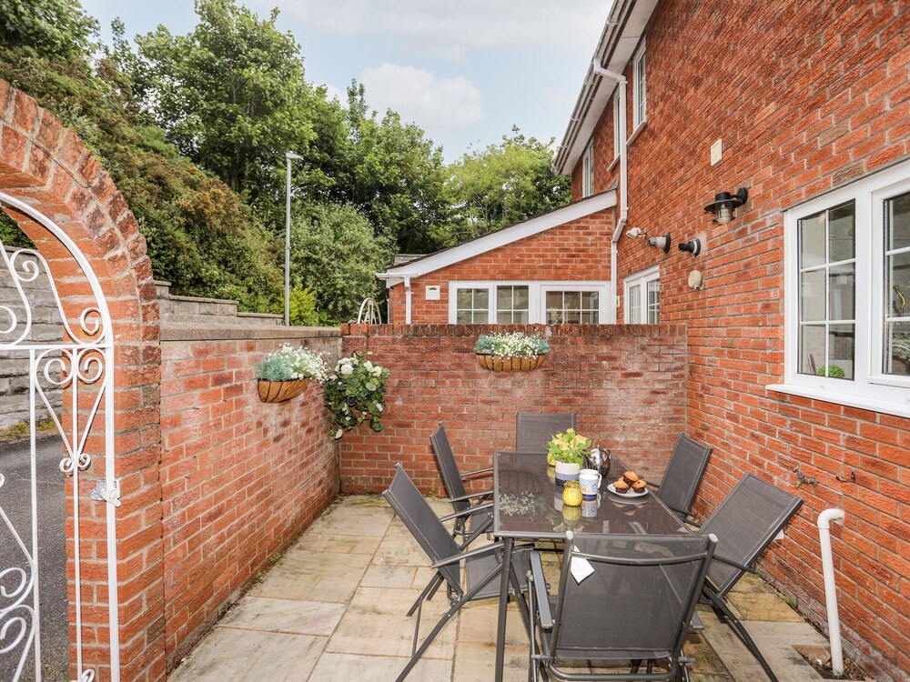 Mews Cottage view 2