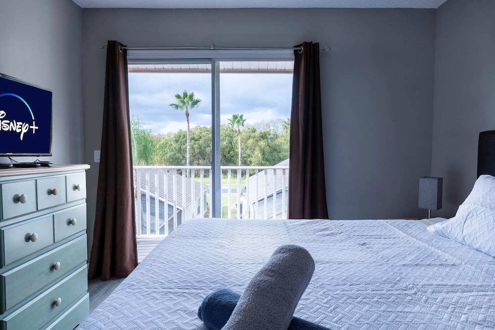 Cozy Family 3BR Townhouse Perfect Stay for 6 Guests