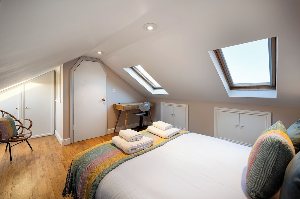 VESTO Three Bedroom Apartment in Clapham