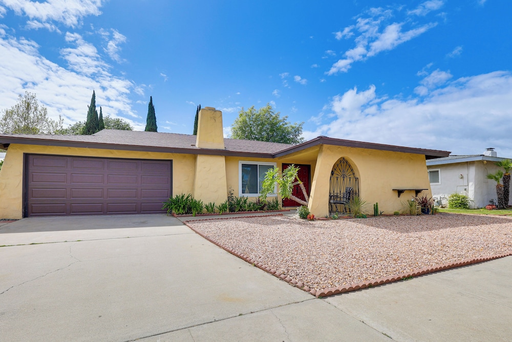 Sunny Oceanside Home w/ Patio, 5 Mi to Downtown!