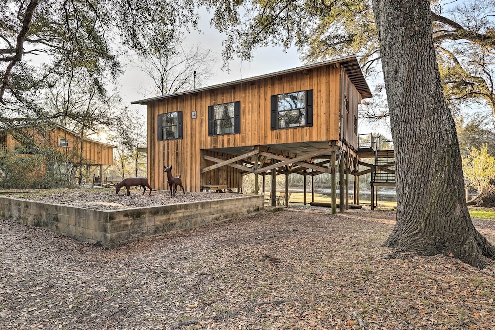 Renovated Fort White Retreat w/ River Access! - Property Image 15
