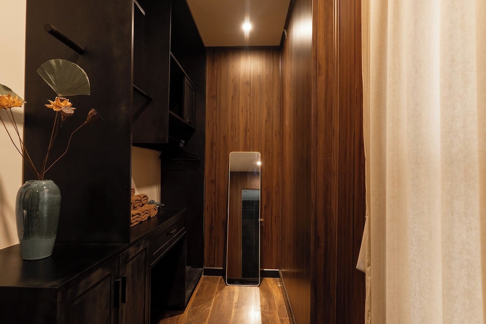 Pha Boutique House