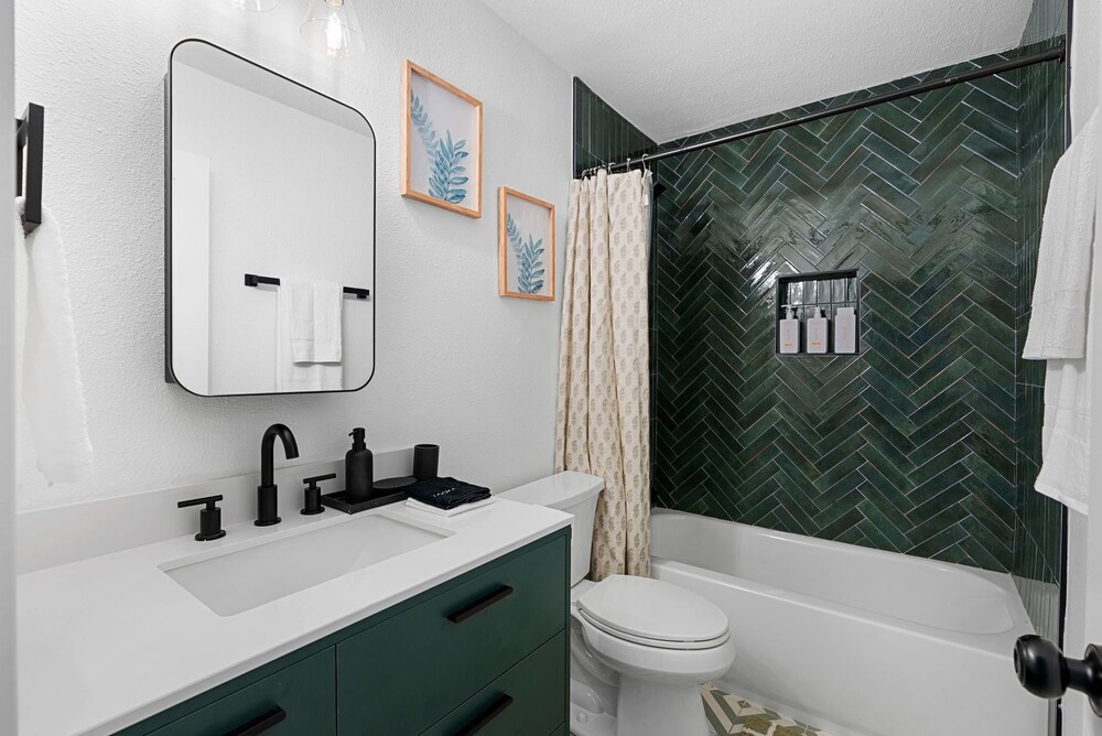 Trendy 3 Bedroom Oasis in Central Austin